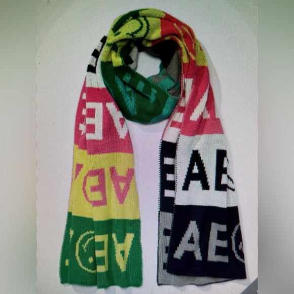 AMERICAN EAGLE OUTFITTERS UNISEX MULTI COLORED SMILEY SCARF NWT! - Picture 1 of 4